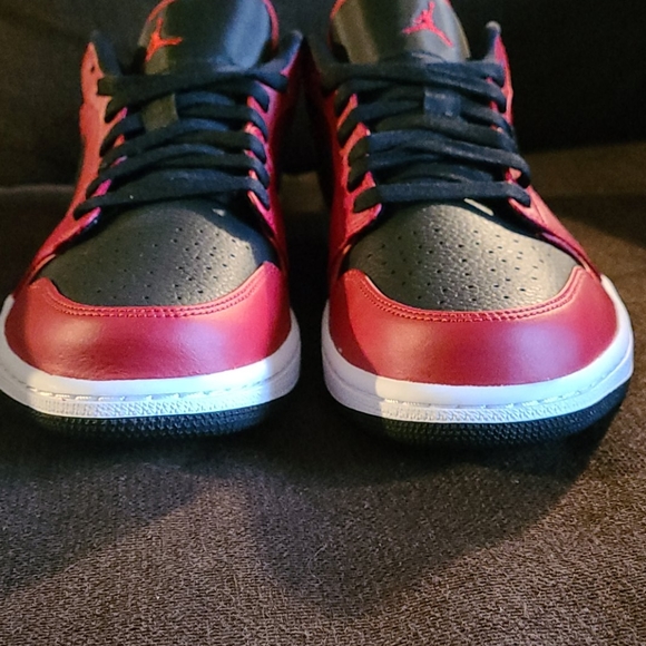 air jordan 1 low pebbled swoosh